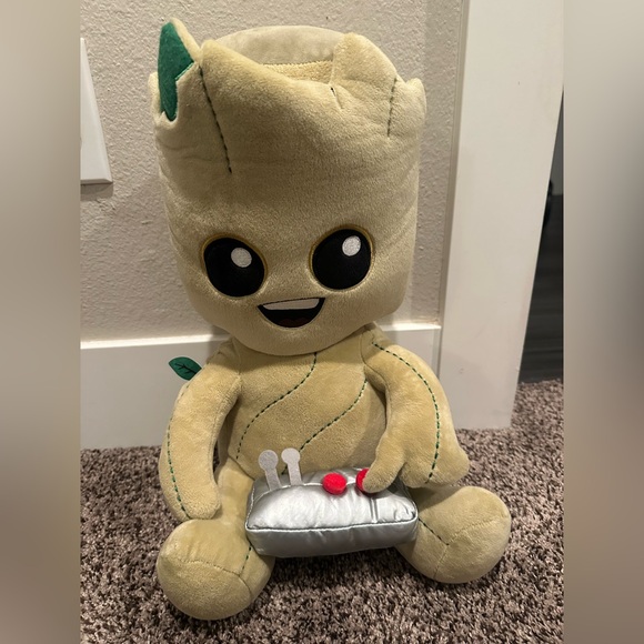 Kidrobot Guardians of The Galaxy Video Gamer Groot 16 In. Shake Action Vibrating - Picture 3 of 3